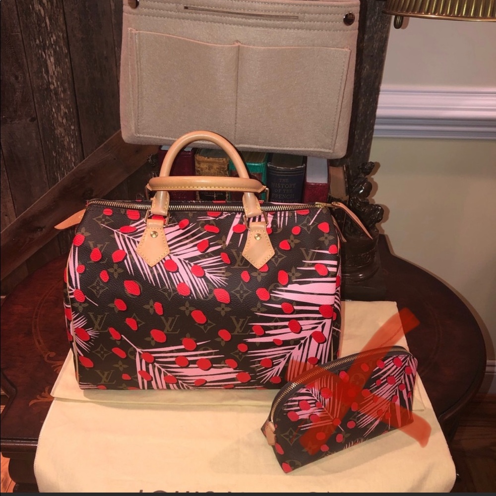 ❤️LV Jungle speedy 30 MAKEUP BAG SOLD ❌ - Picture 2 of 8